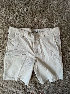 IZOD  Men's Shorts